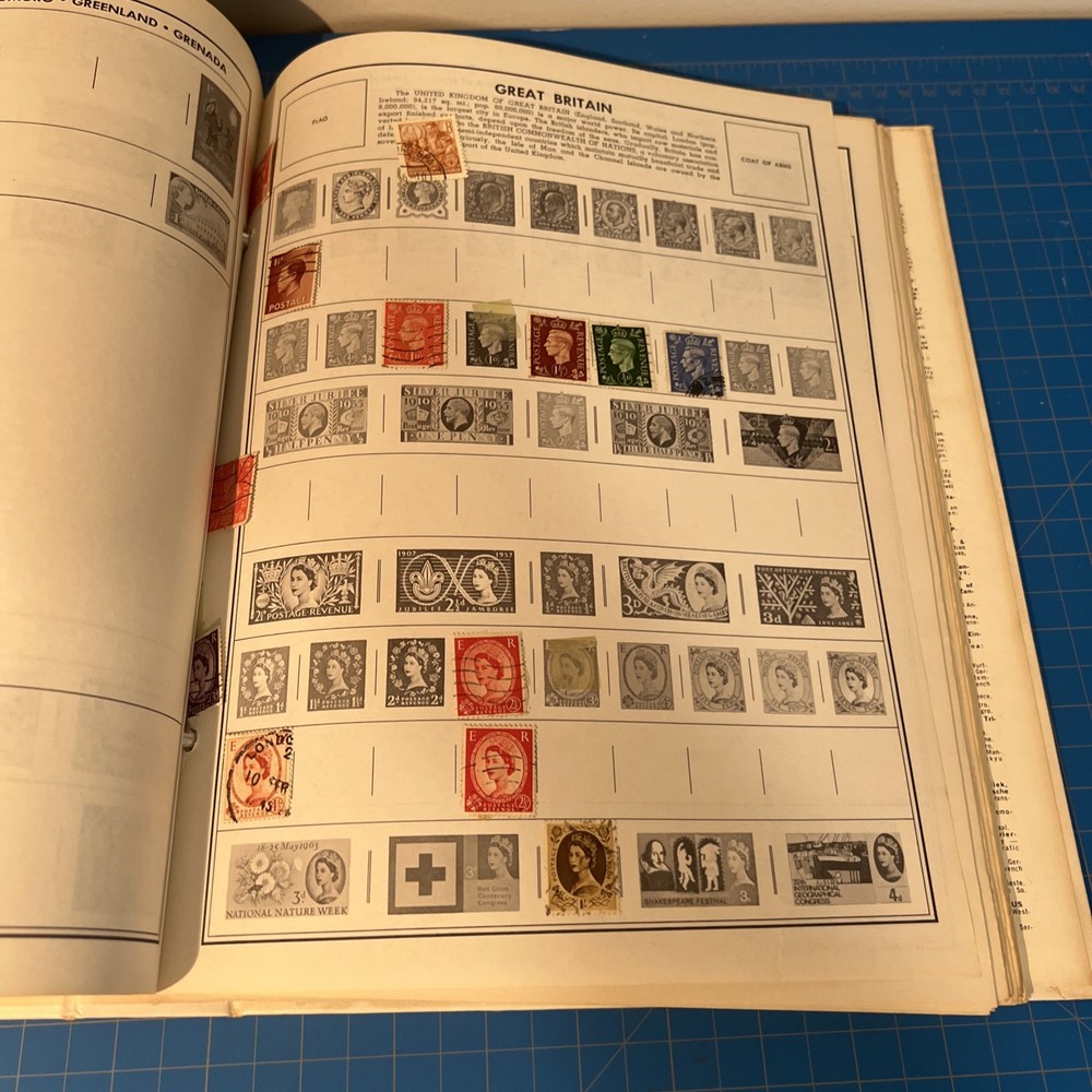 Traveler Stamp Album for Postage Stamps of the World H.E. Harris 1974