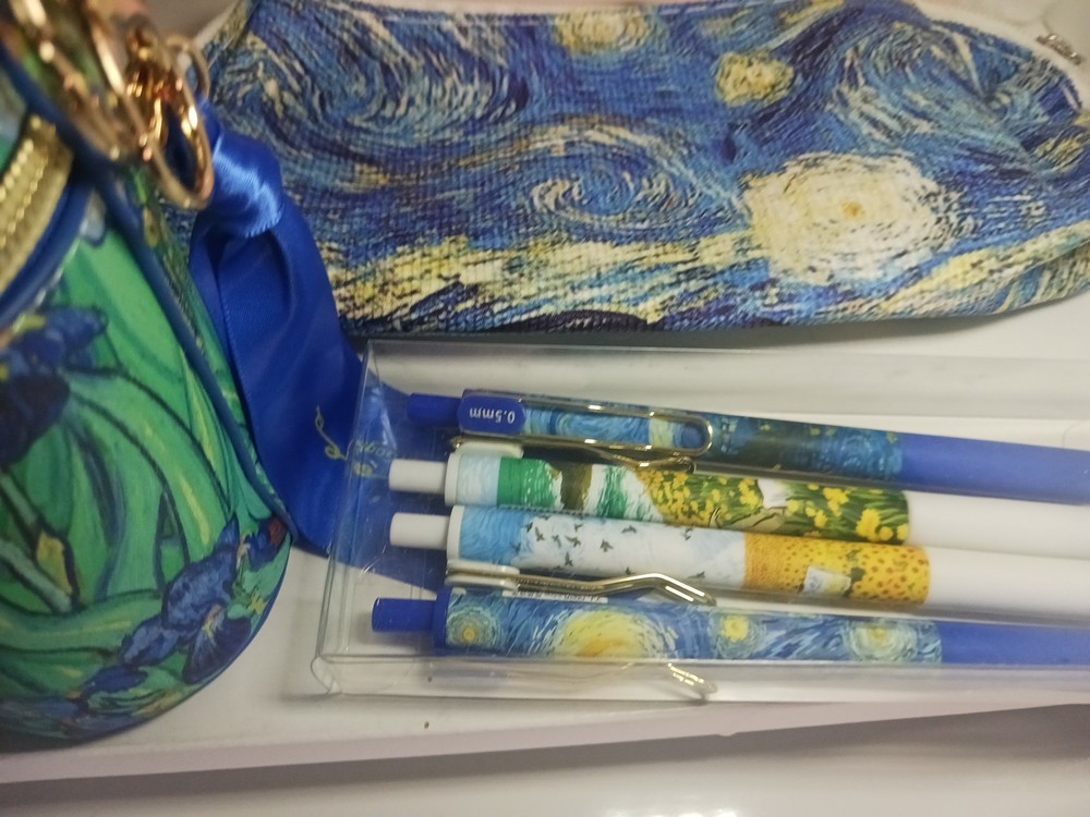 Impressionist Bag Set With Pens