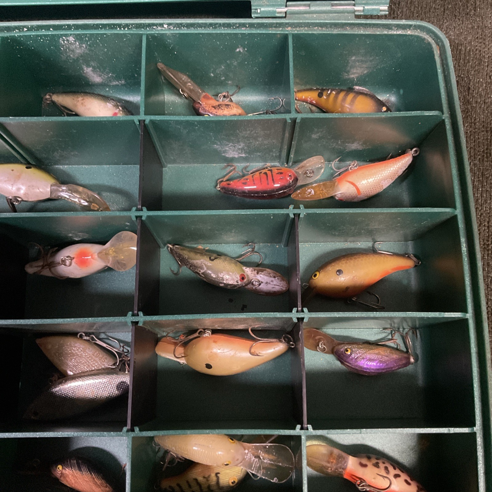 Vintage Plano Tacklebox "Boatbox" 2 Levels Green 39 Lures Inside