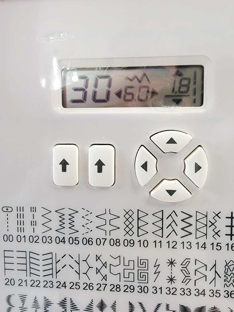 Singer Patchwork 7285 Sewing & Quilting Machine W/ Extension Table - VIDEO