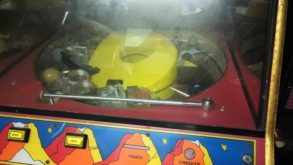 Fortuna's Volcano Rotary Merchandiser arcade machine