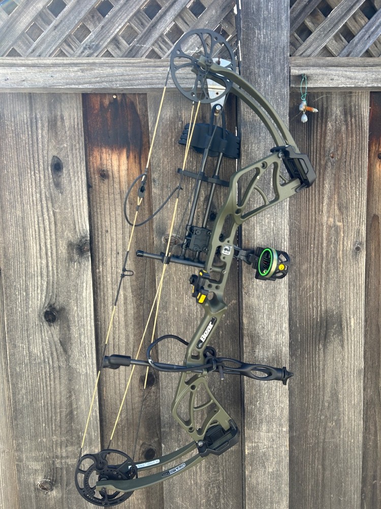 Bear Archery Whitetail Legend compound bow