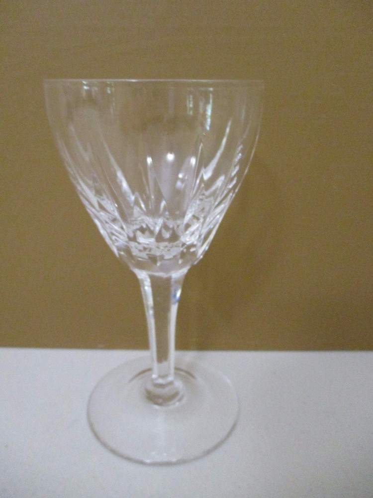 STUART CLARIDGE WINE GLASS - 5 1/2" x 3" 0201C