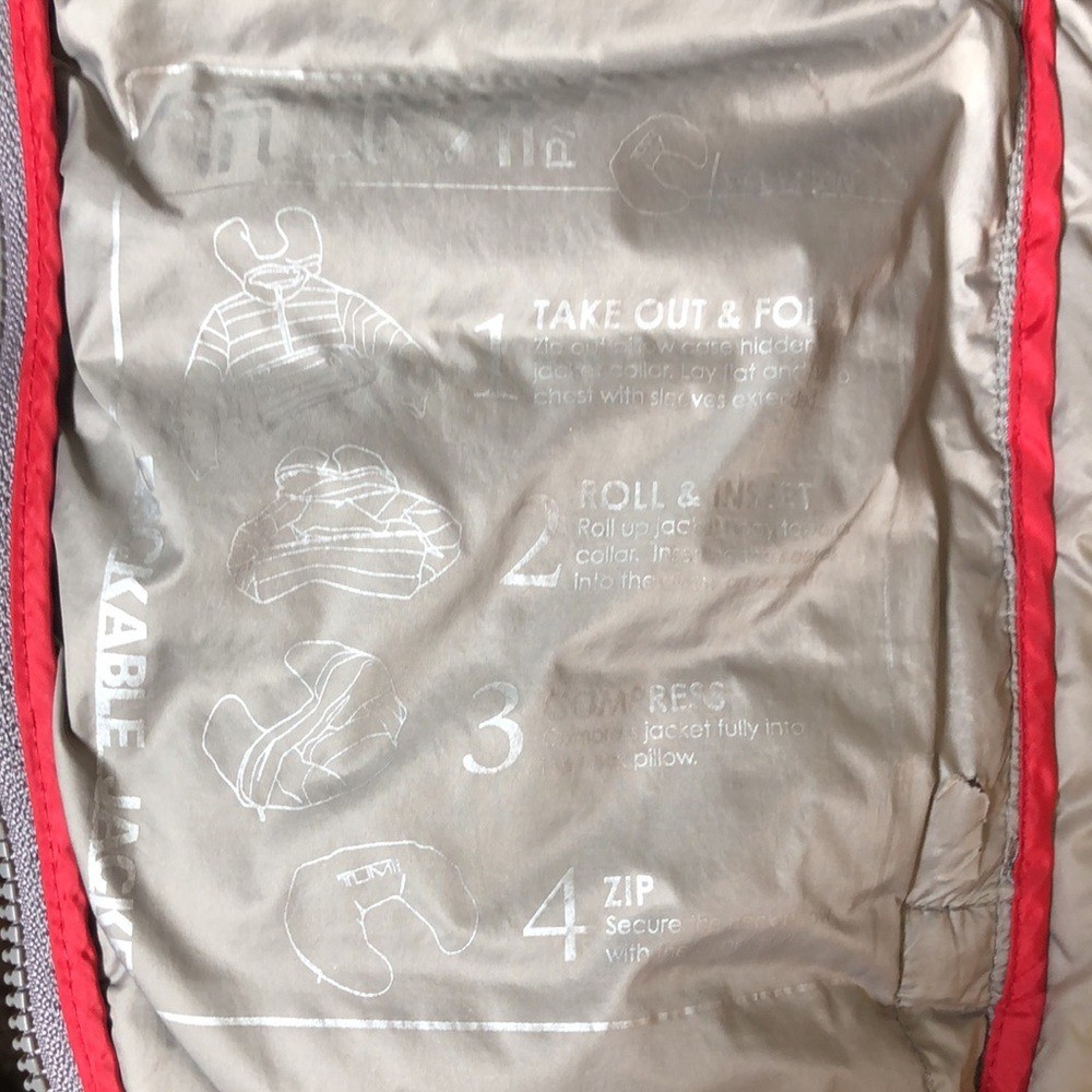 Tumi Packable Puffer Down Jacket Walt Disney Productions Silver