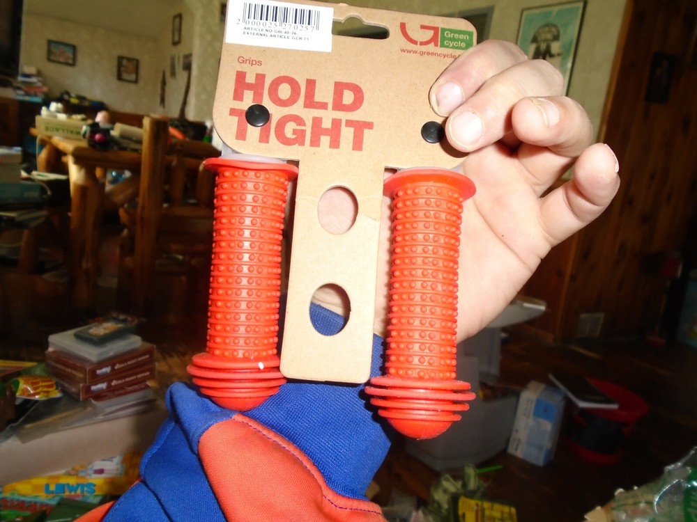Green Cycle Hold Tight Bicycle Grips