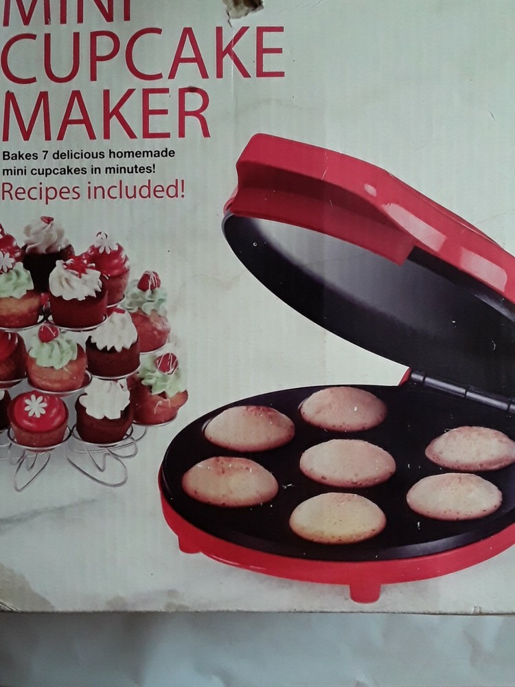 Bella Cucina Mini Cupcake Maker - New in open Box