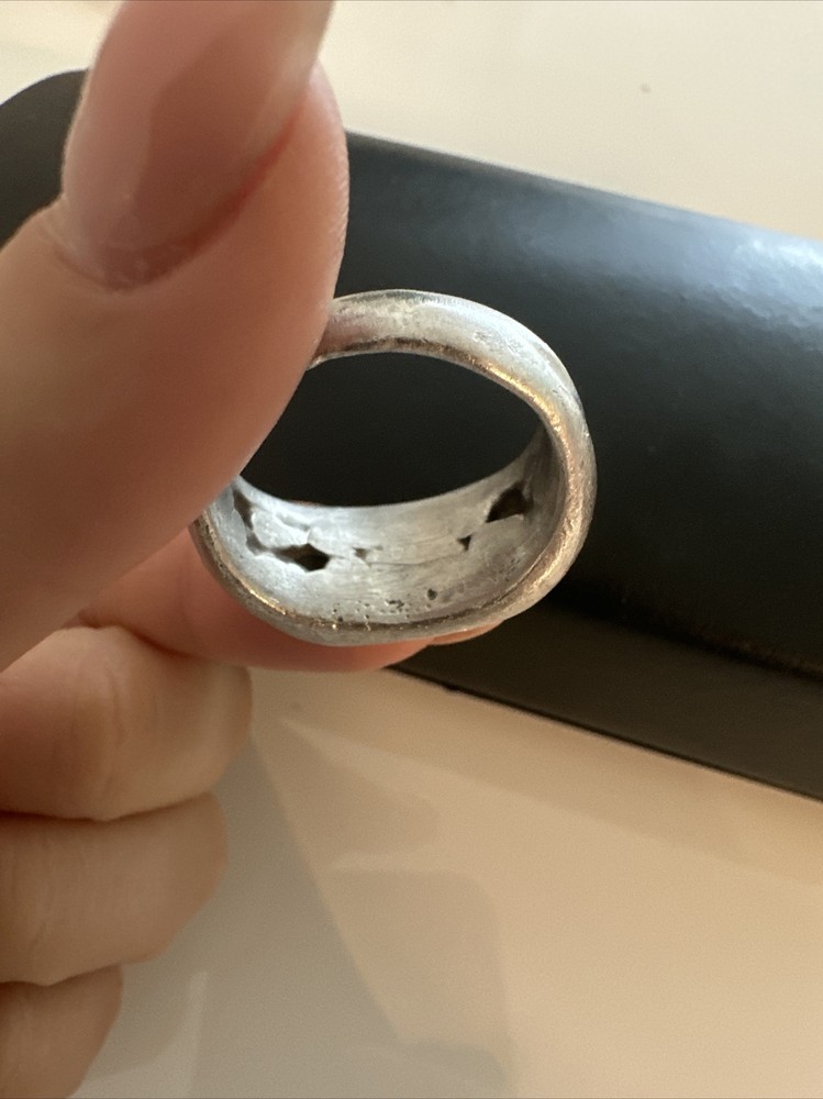 Sovereign Ring signet antique