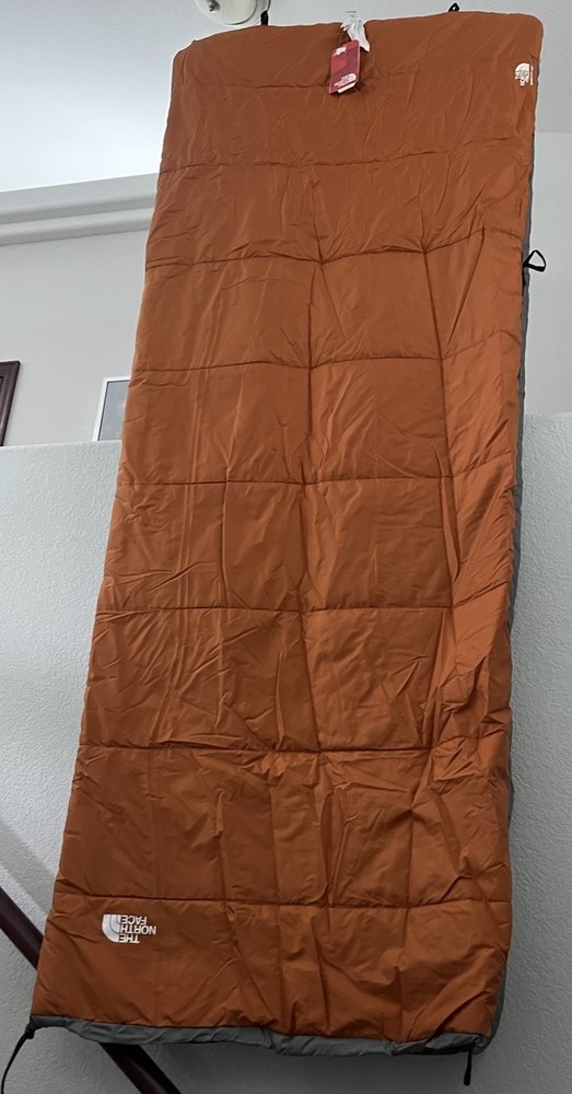 NWT! The North Face Wasatch 45 Sleeping Bag REG/RH Rectangular w/ Stuff Sack
