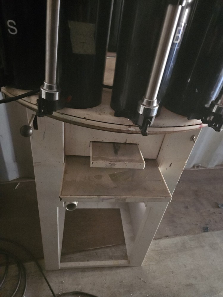 Fluid Management Harbil Paint Dispenser