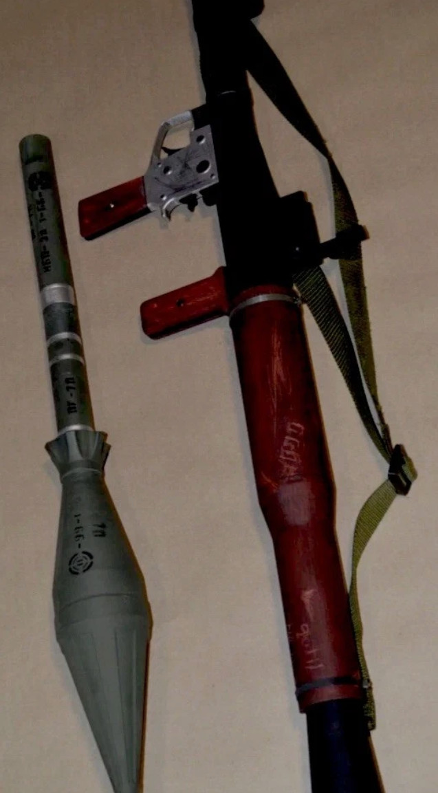 Full-Size RPG-7 Replica Prop – PVC Reinforced, Painted & Weathered orange tip