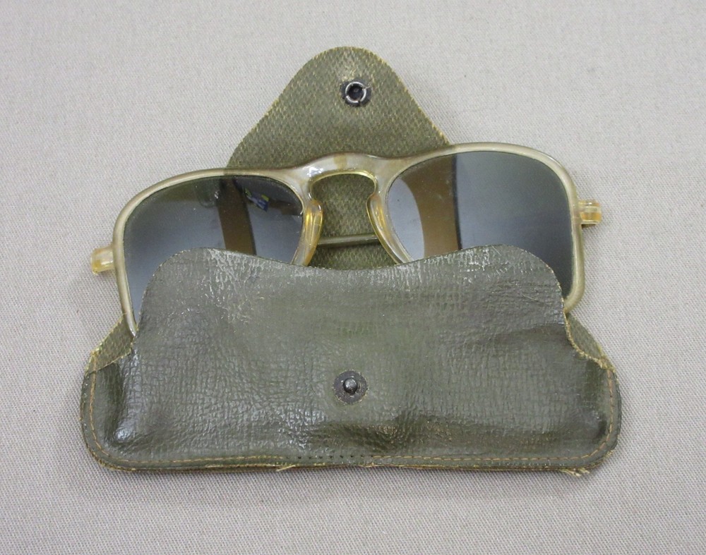 U.S. 1944 marked "Super Solareso" Sunglasses (broken) & Case