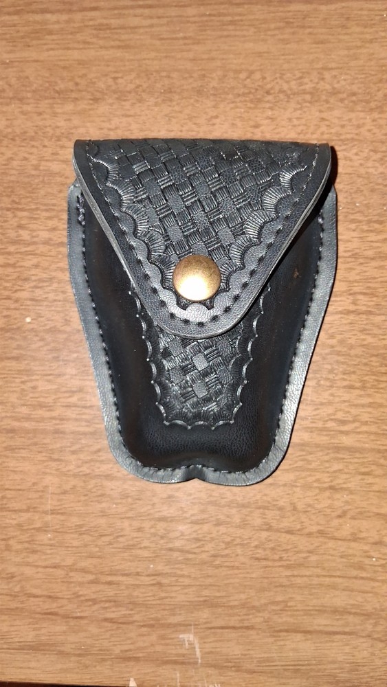 SAFARILAND MODEL 190 HANDCUFF CASE  NEW