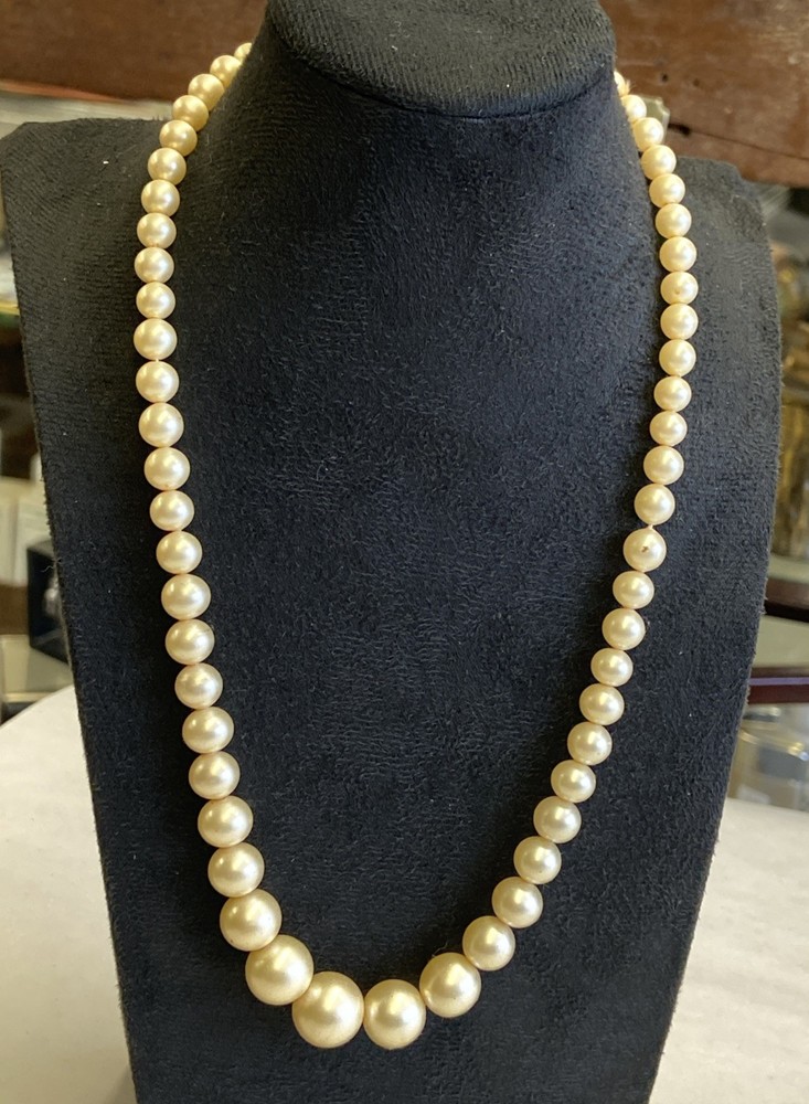 VTG Pearl Necklace W/ Abalone Shell