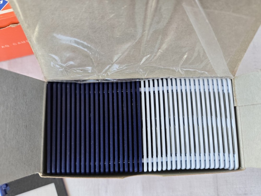 AGFACOLOR DIA-RAHMEN SLIDE FRAMES, 30 slide holders Extra Thin 24/36