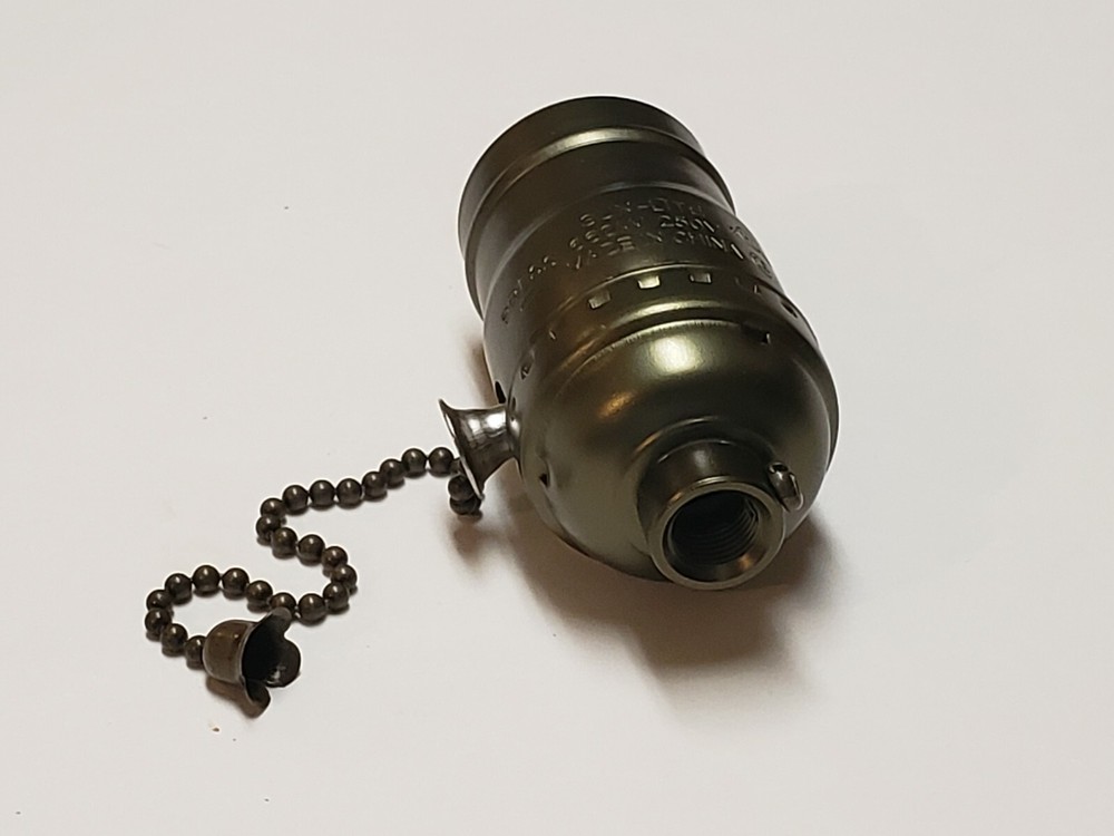 Pull Chain (On-Off) Medium Base Lamp Socket With Antique Brass Finish 48320AJB