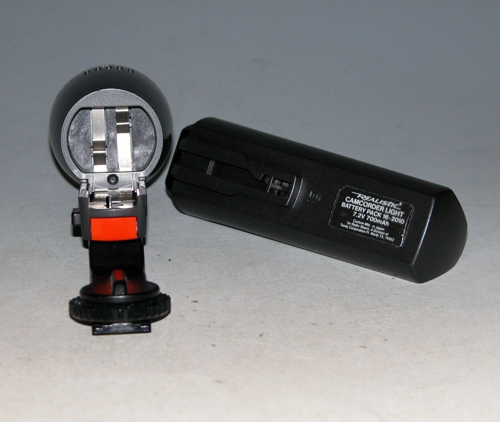 Realistic Quartz Halogen Camcorder Light Hotshoe Mount