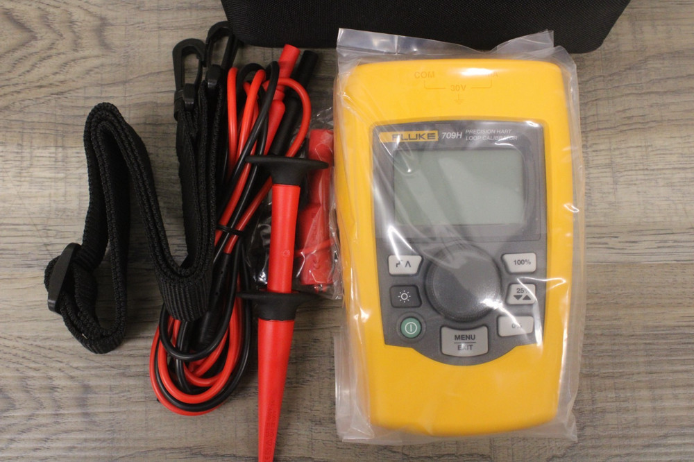 Fluke 709H Precision Loop Calibrator with HART Communications