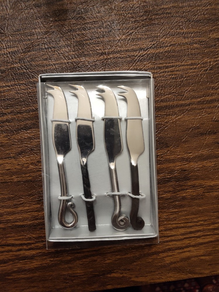 Crate & Barrel 4 Piece Cheese Knives Set Rustic Theme Stainless 4"