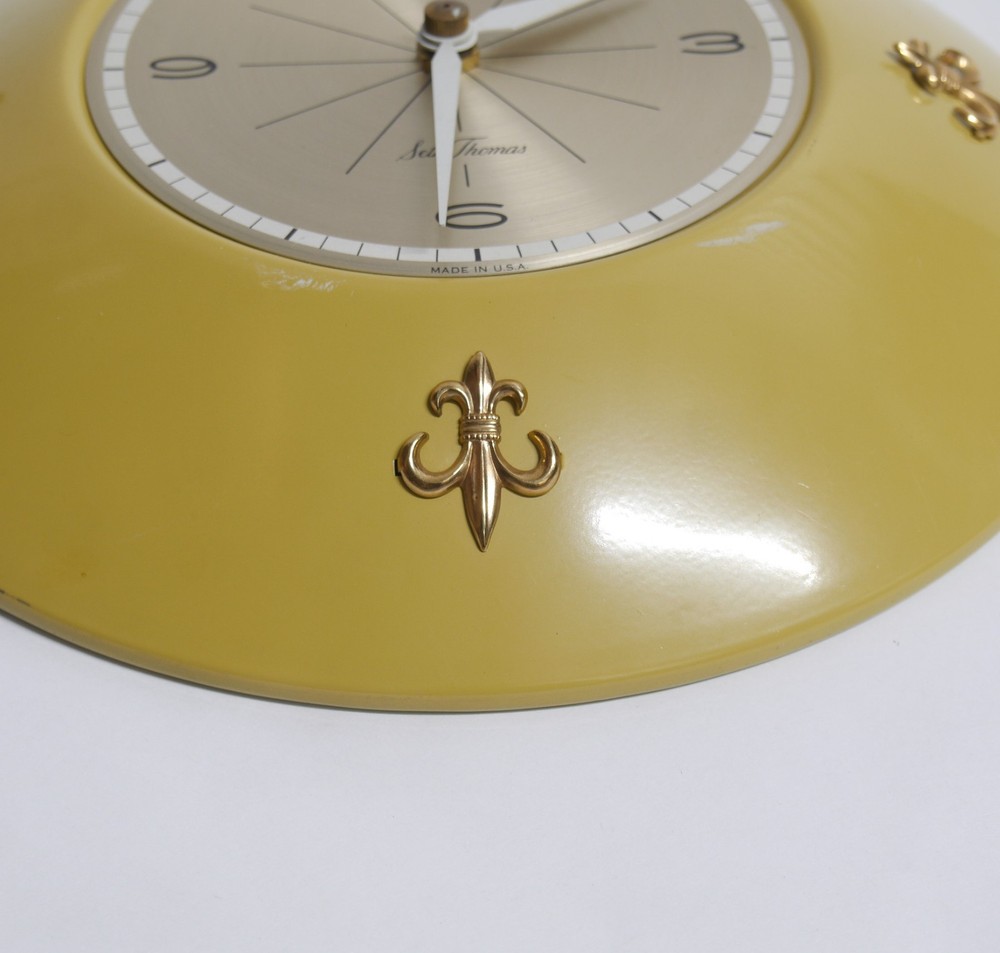 Vintage MCM Seth Thomas Bathette Tri-Q Wall Clock