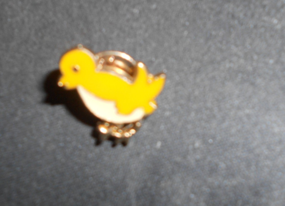 Small Chick Enameled Lapel Pin