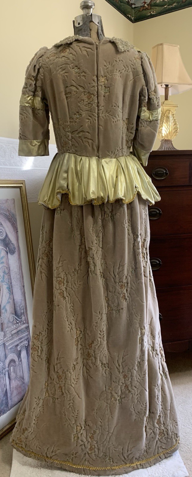 Victorian Medieval Renaissance Theater Costume Bustle Gown Size 12 (Heavy/READ)