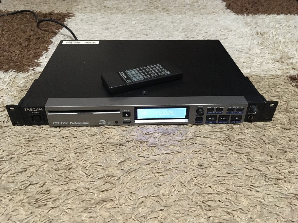 Tascam CD-01U Professional CD Player Rack Effector Processor