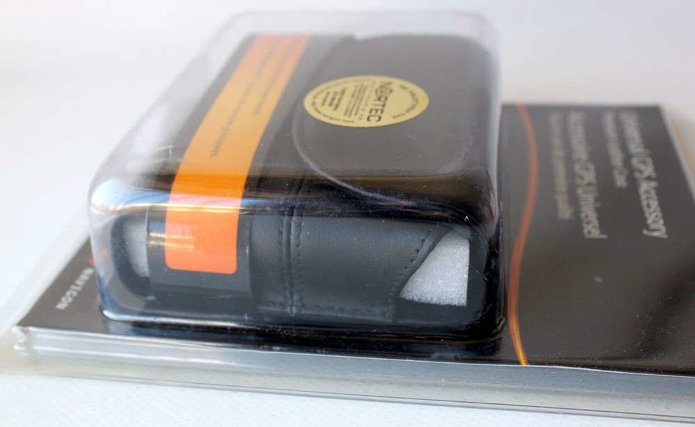 UNIVERSAL GPS ACCESSORY PREMIUM LEATHER CASE FOR 4.3" DISPLAY UNITS NAVIGON 2007
