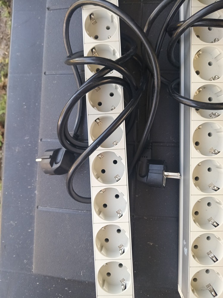 QTY 2 SCHROFF 8 SOCKET POWER STRIP 60110-202