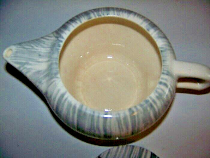 Prim Rose Light Stripes Gray Pattern Teapot 4 cup