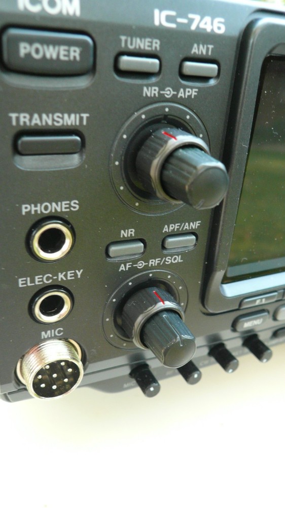 NOS ICOM IC-746 HF/VHF All-Mode Transceiver