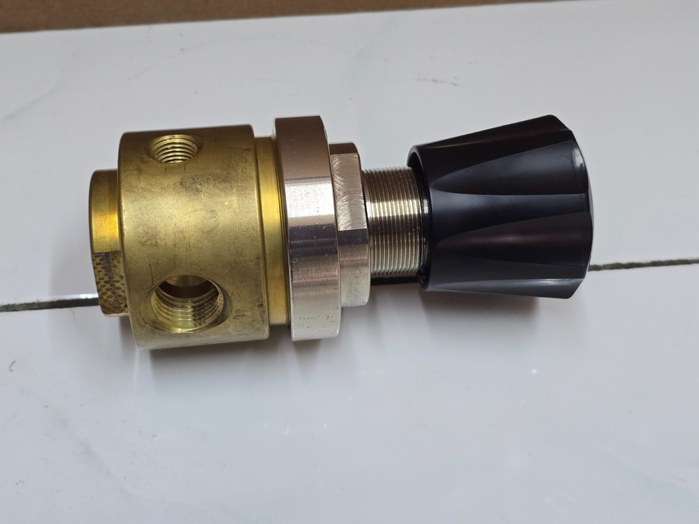 Tescom Pressure Regulator Model 44-3213H282-296