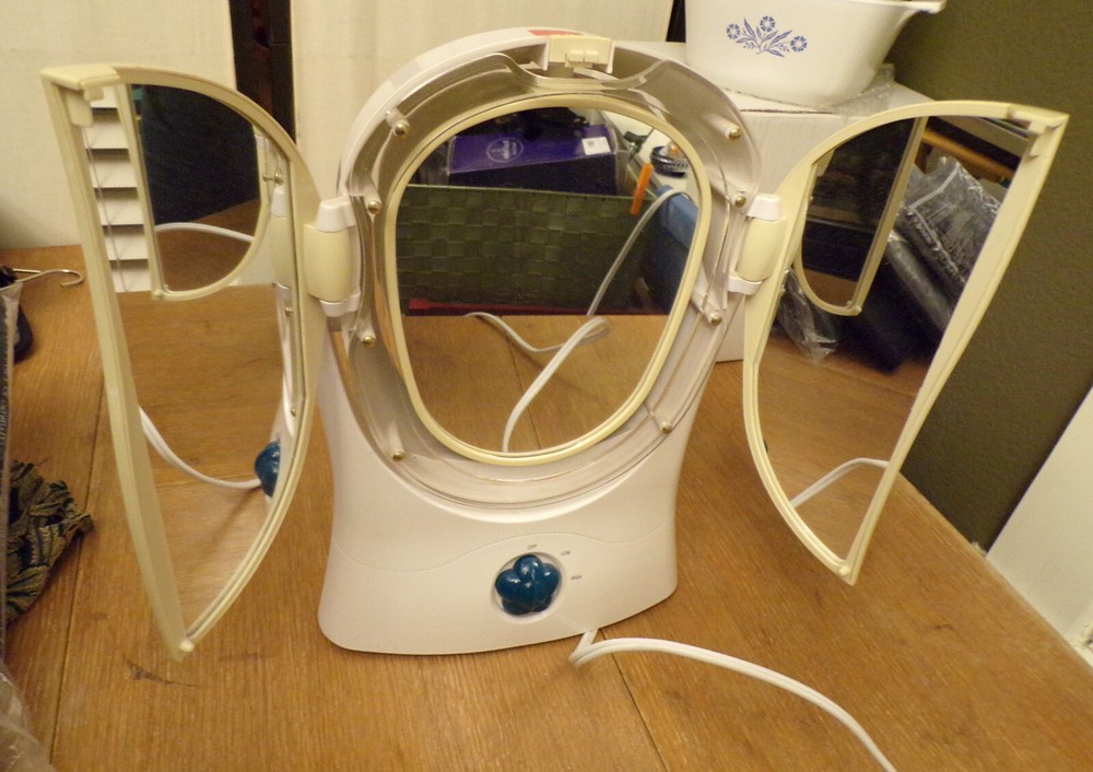 EGO System Lighted Magnifying Makeup Mirror Model LM-05 White w/Yellow front