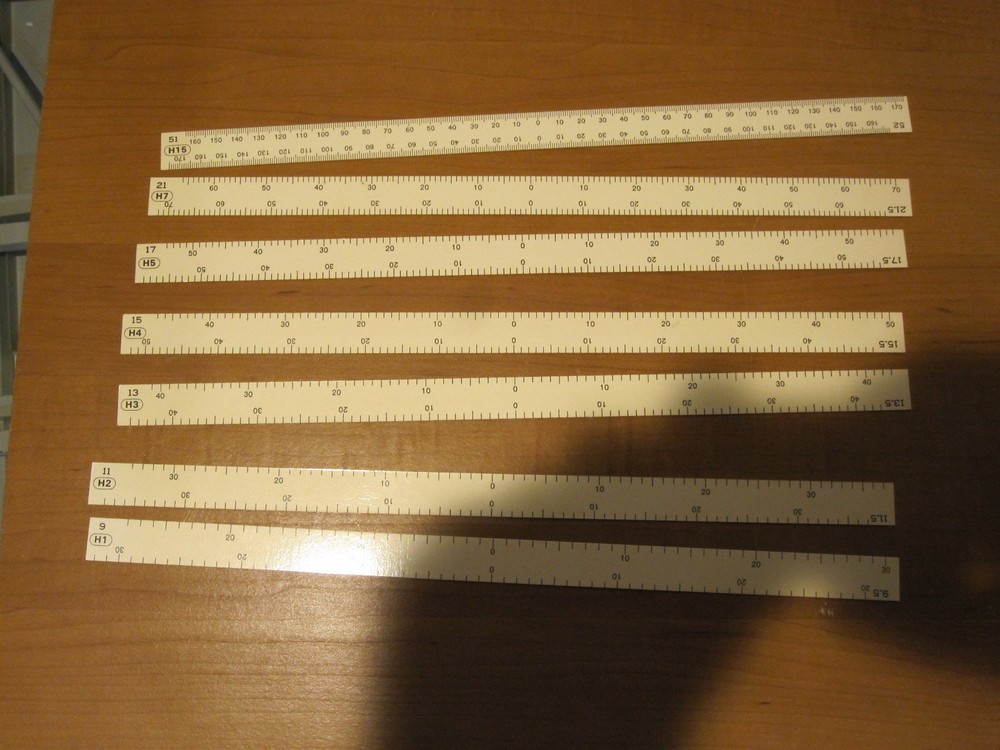 Silver Reed Singer Studio Knitting Machine Knit Radar KR-7 with Patterns, Extra