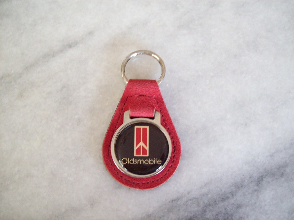 OLDSMOBILE ROCKET  KEY CHAIN ...