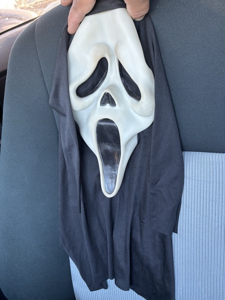 Ghostface Scream  Mask Easter Unlimited 1997