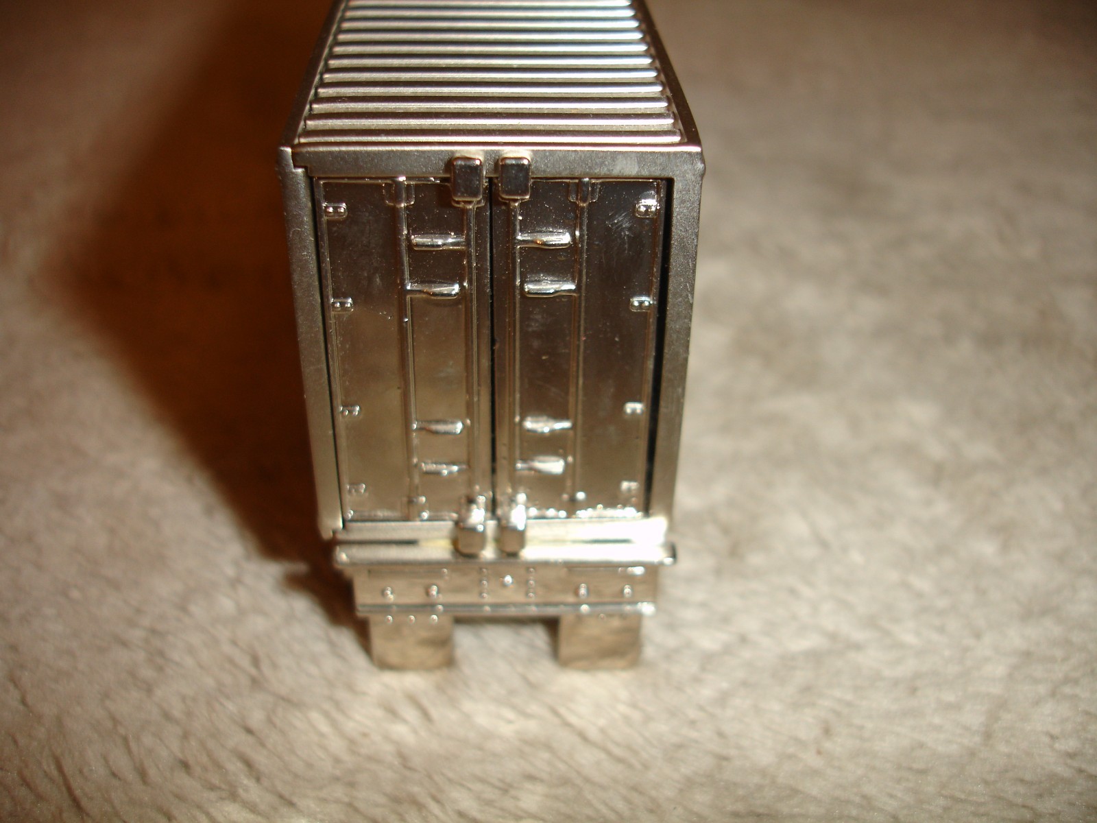 Adesa Little Rock Diecast Semi Truck 18 Wheeler Desk Clock 5.75" Silvertone