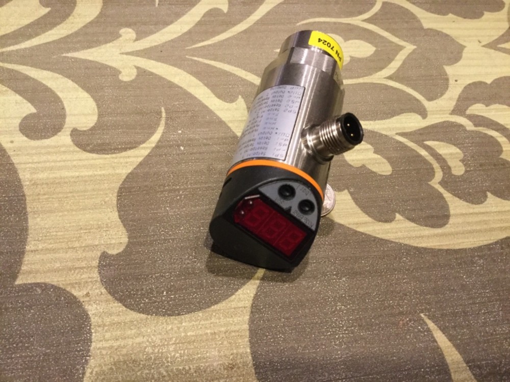 IFM efector digital pressure switch PN7024 sensor automation line process new