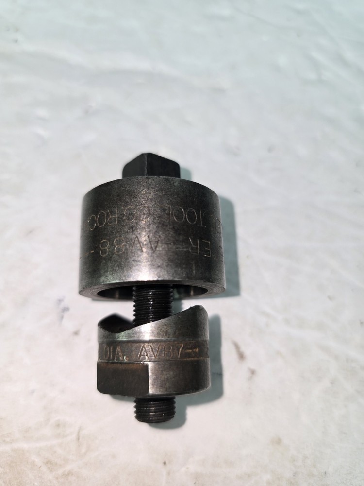 greenlee 1 inch knockout(647)