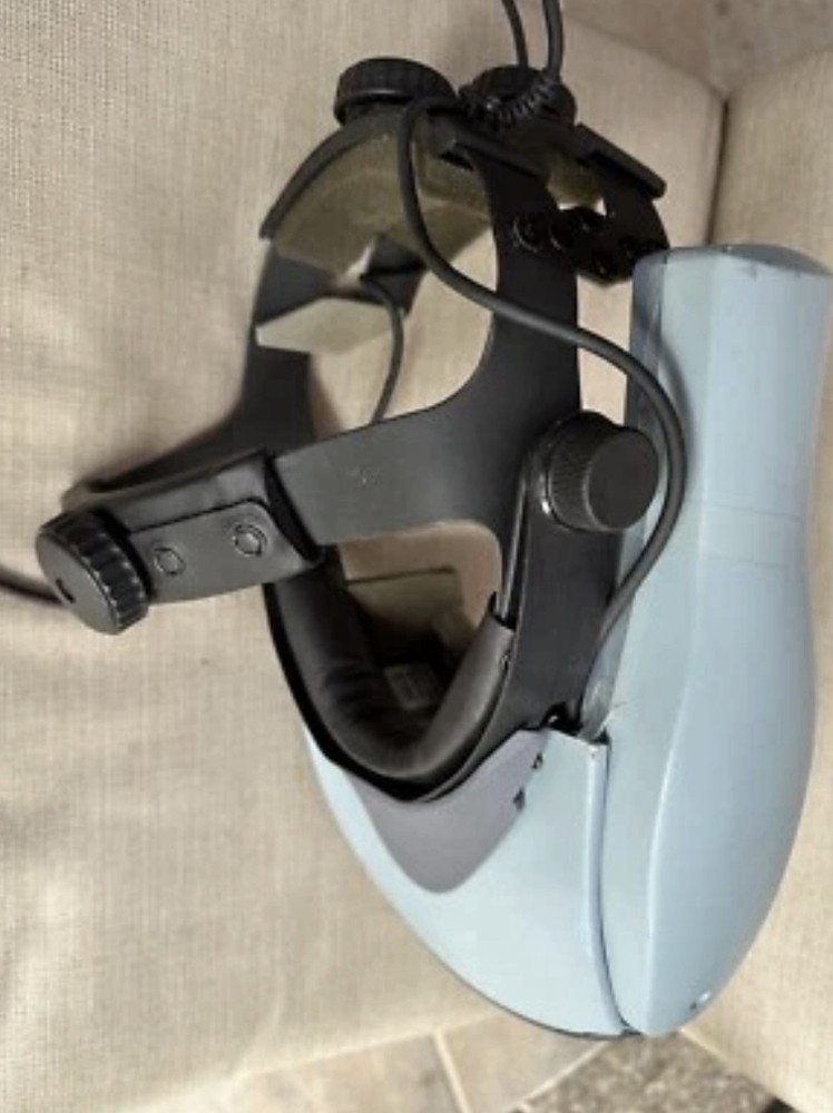 Visionics Low Vision Enhancement System LVES Model LC30A Aurora