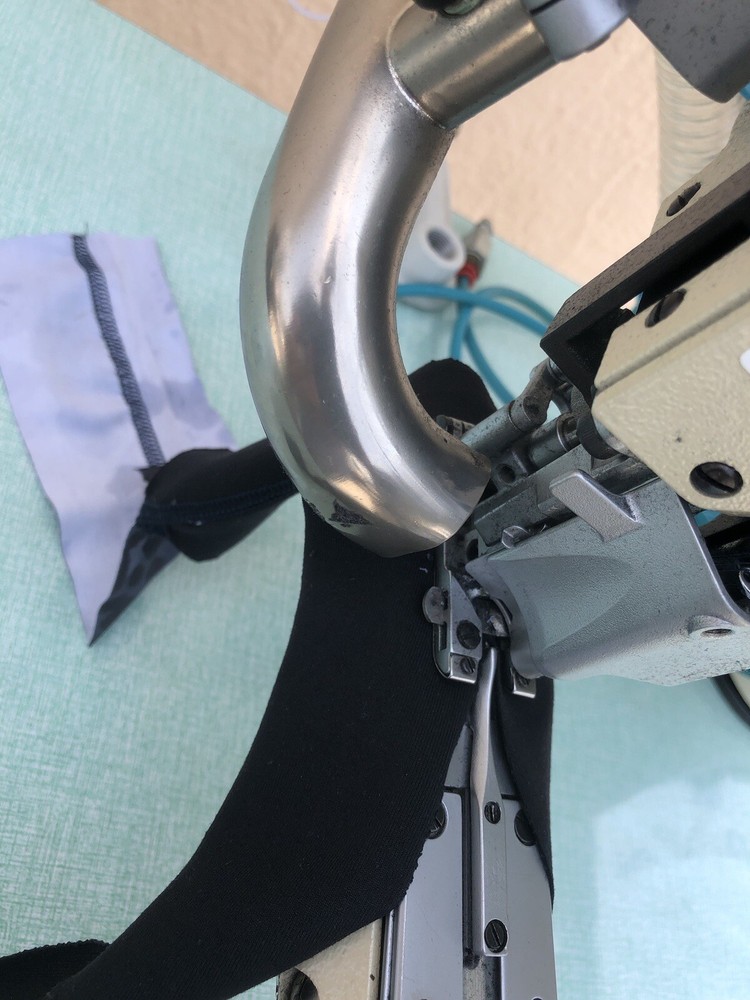 Flatlock Feed-off Arm Industrial Sewing Machine