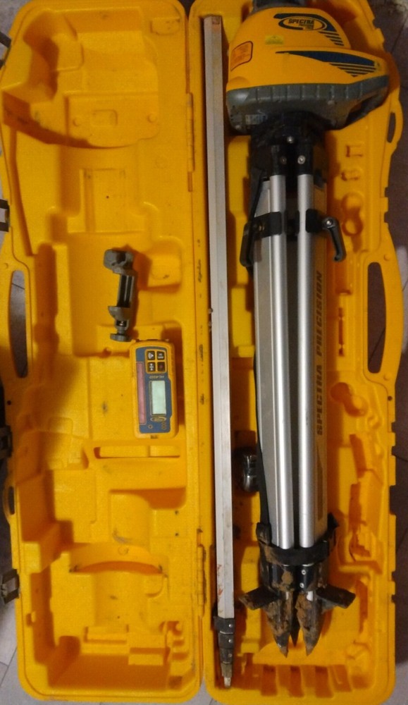 SPECTRA PRECISION LASER LEVEL- LL300 KIT