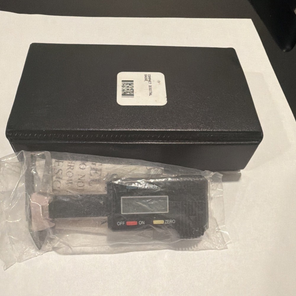 Digital Caliper LCD Display with On/Off Zero Buttons in Case