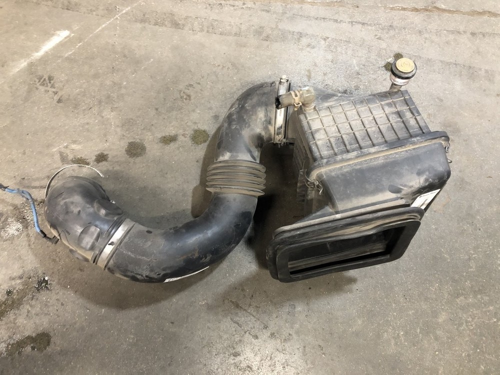 International TERRASTAR Air Cleaner - Used