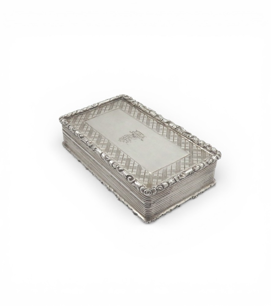 ANTIQUE VICTORIAN STERLING SILVER SNUFF BOX 1845