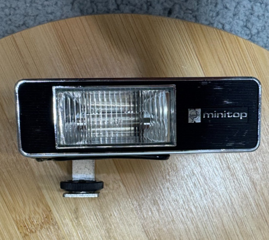 Minipor Vintage Camera Flash Unit Hot Shoe Mount Untested