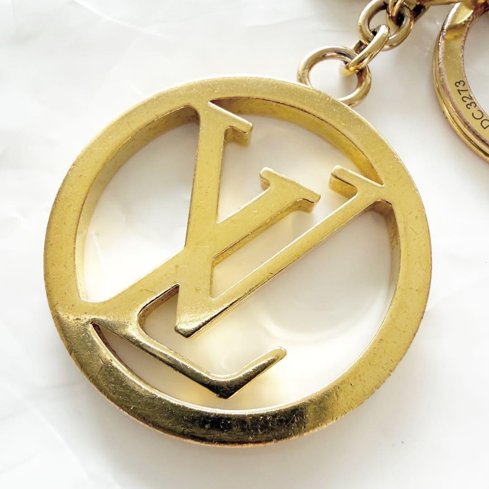 Louis Vuitton Bag Charm LV Circle Keyring
