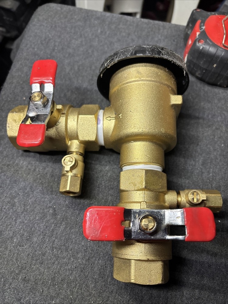 backflow preventer 1 inch  In 1” Out New
