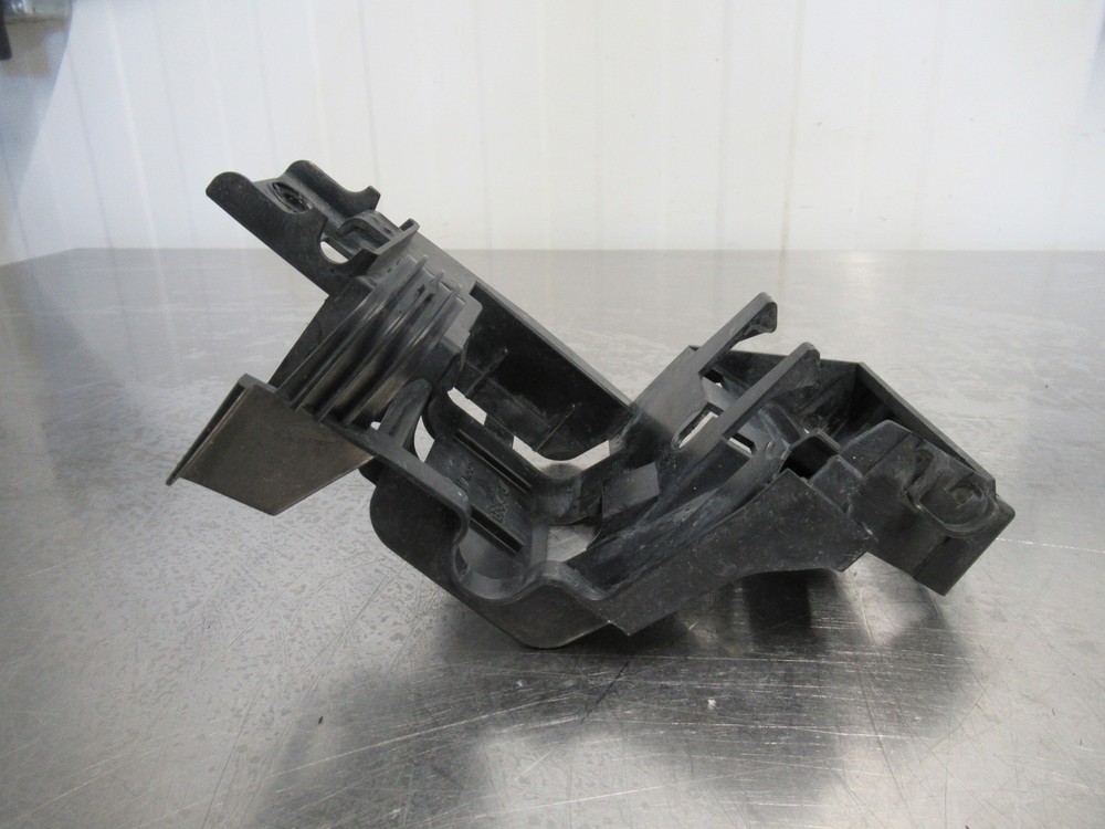 EB1045 2009 09 HARLEY HERITAGE SOFTAIL ELECTRICAL HARNESS BRACKET
