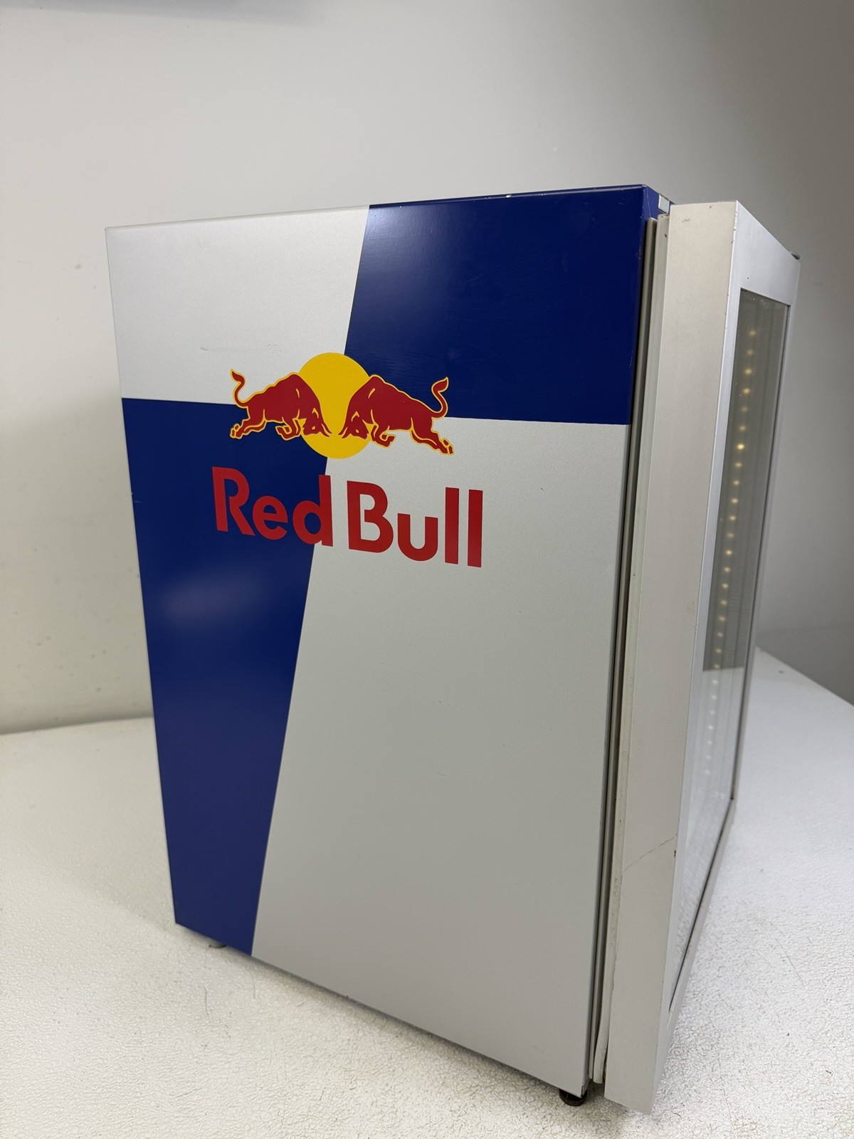 Red Bull Mini Fridge VESTFROST Commercial Rare M036