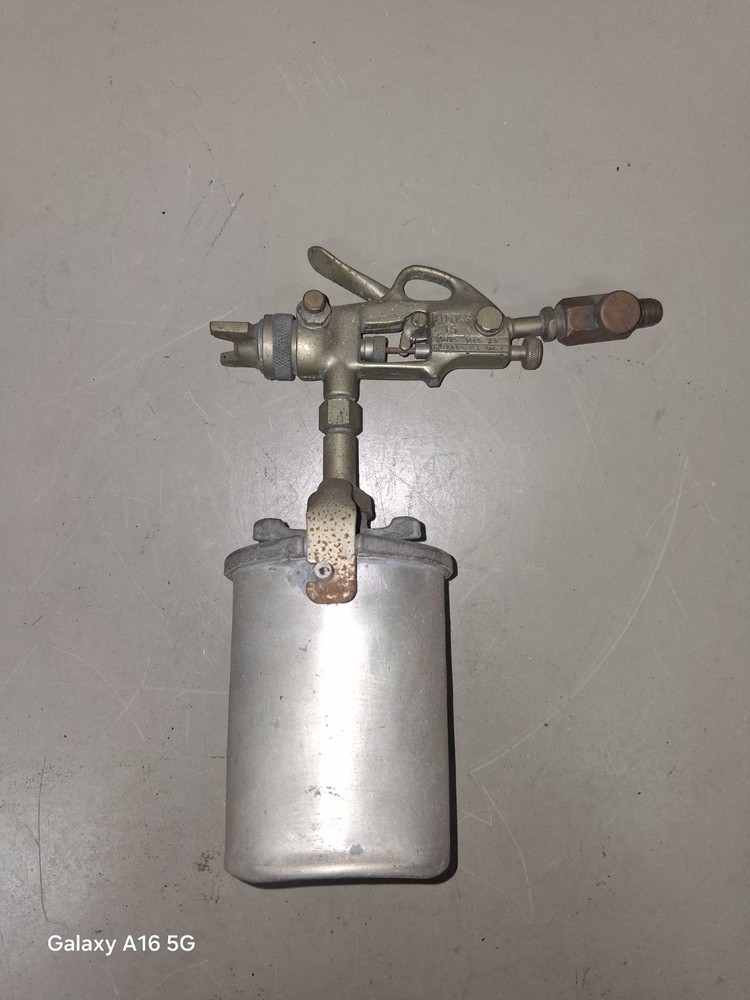 Binks Model 15 Paint Gun - USED